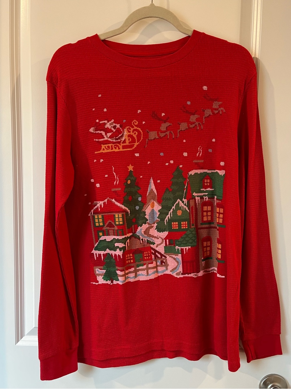 Men’s Medium Red Longsleeve Waffle Christmas Shirt